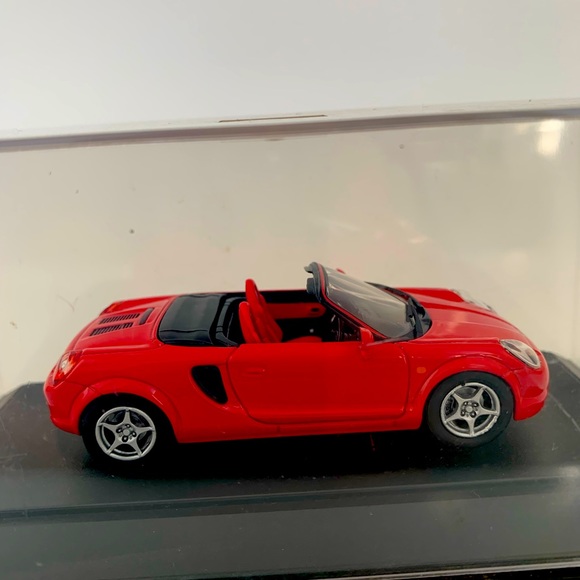 1:43 Class Toyota MRS convertible for collectors - Picture 6 of 13